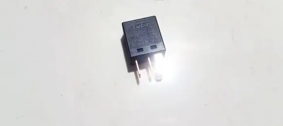 Mitsubishi Colt Other relay mb953382 v23075-e1001-x1