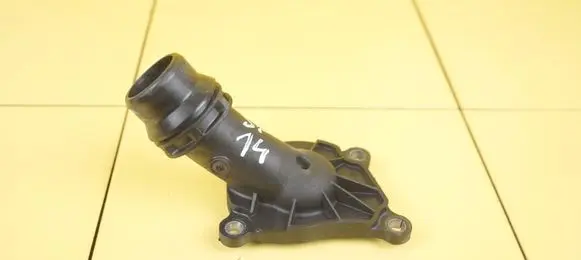 Toyota Avensis T270 Thermostat/thermostat housing N47C16A