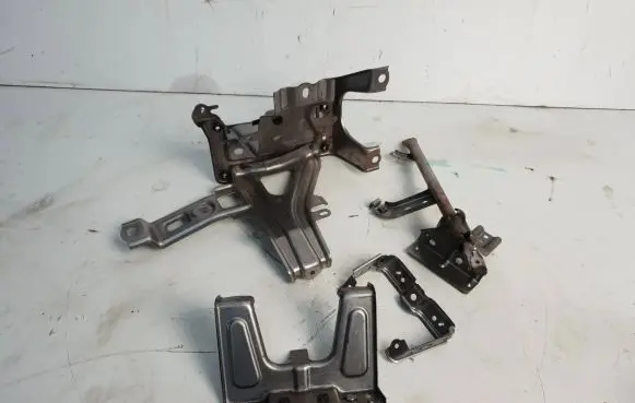 Lexus RX 450H Bracket in trunk/boot 