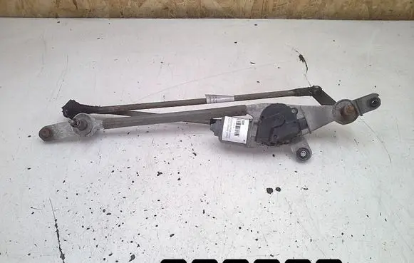 Suzuki Grand Vitara I Front wiper linkage and motor