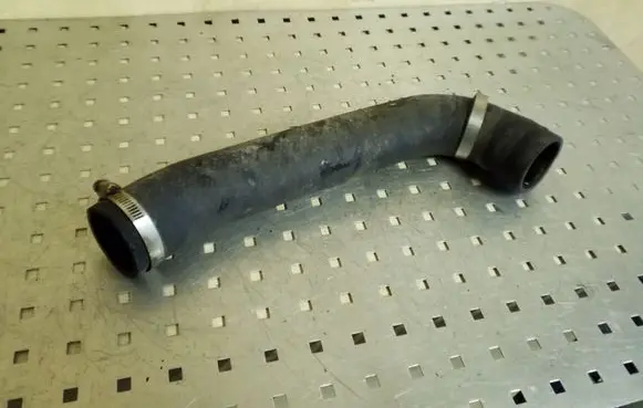 Mitsubishi L200 Intercooler hose/pipe