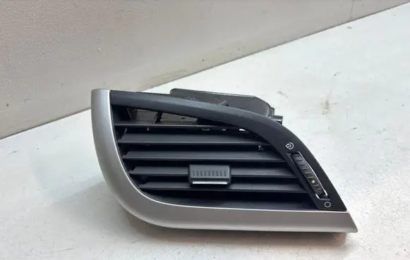 Peugeot 207 Dashboard side air vent grill/cover trim 9650088577