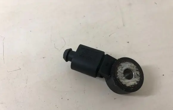 Volkswagen New Beetle Detonation knock sensor 030905377C