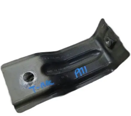 Volkswagen T-Roc Fender mounting bracket 