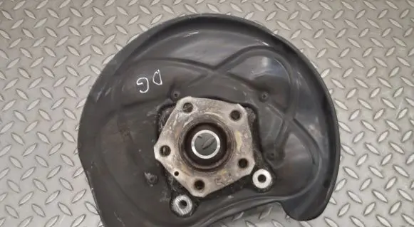 Audi Q7 4M Rear wheel hub