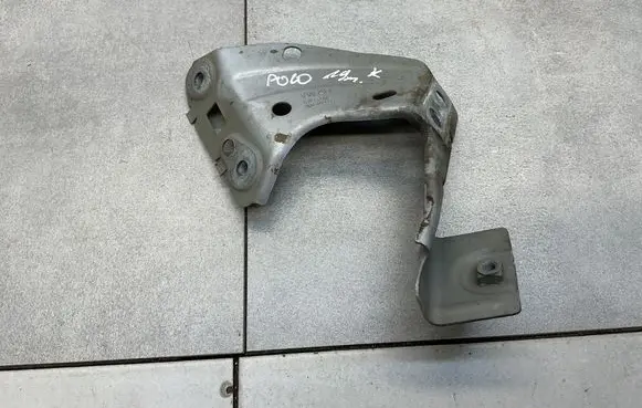 Volkswagen Polo VI Fender mounting bracket 2G0821135