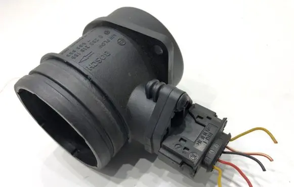 BMW 3 E90 E91 Mass air flow meter 7533853