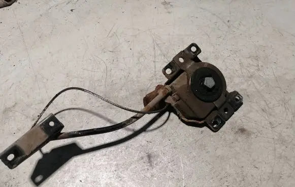 Toyota Corolla Verso E121 Spare wheel mounting bracket 