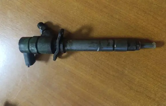 Volvo S60 Fuel injector 0445110078