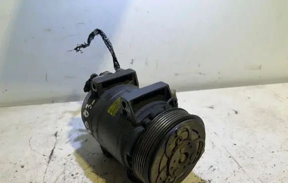 Volvo V70 Air conditioning (A/C) compressor (pump) 8708581