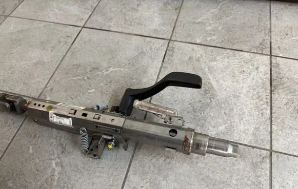 Volkswagen Amarok Steering wheel axle 2H0419501C