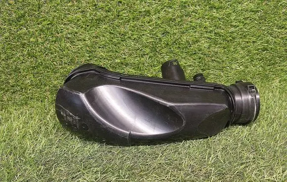 BMW 5 G30 G31 G38 Air intake duct part 8612085 13718612085 11564310