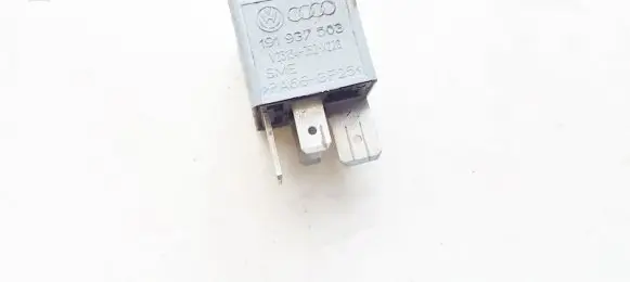 Volkswagen PASSAT B4 Other relay 191937503 v23134-j52-x228
