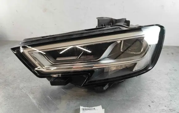 Audi A3 S3 8V Headlight/headlamp 8v0941033c