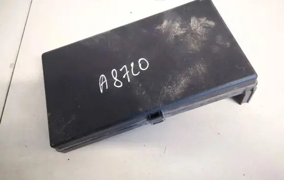 Toyota Land Cruiser (J100) Fuse box cover 8266260310 82662-60310