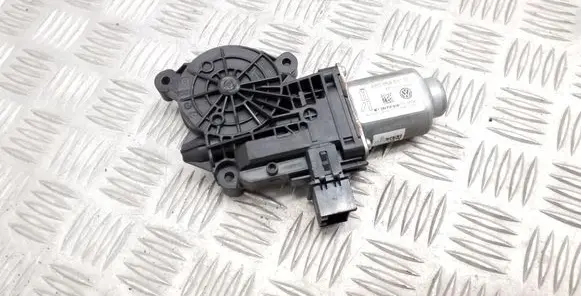 Skoda Fabia Mk2 (5J) Rear door window regulator motor 6R0959811D