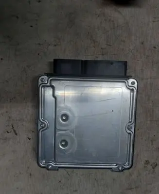 Volkswagen Touran I Engine control unit/module 03G906016DR 0281011844 1039S05322