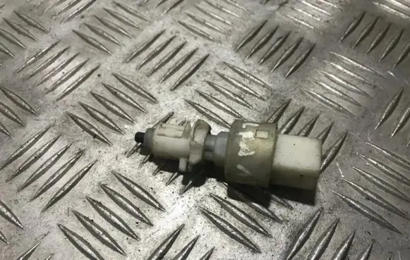 Alfa Romeo 156 Brake pedal sensor switch b385