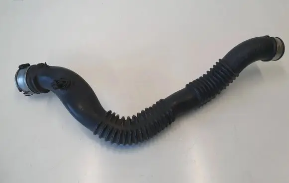 BMW 1 E82 E88 Intercooler hose/pipe 7797481 11564310