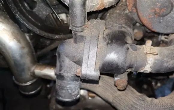 Ford Mondeo Mk III Engine coolant pipe/hose