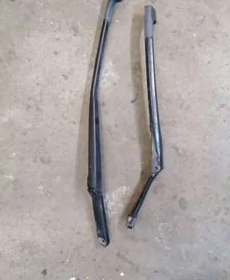 Volkswagen Phaeton Front wiper blade arm
