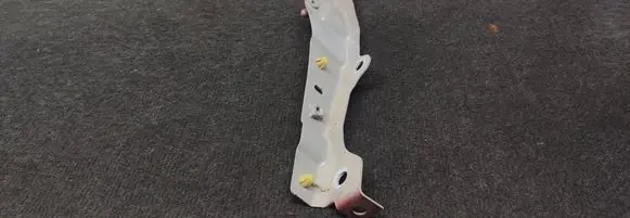 Renault Clio V Fender mounting bracket 641351725R