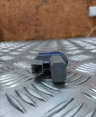 Mazda 5 Clutch pedal sensor 