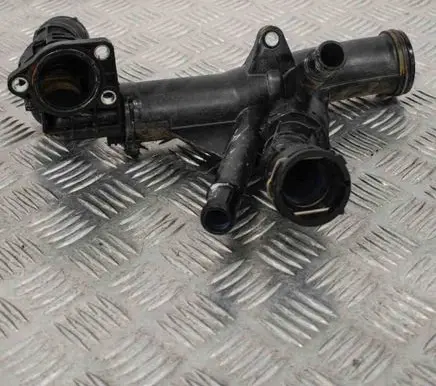 Volkswagen Golf VII Other engine bay part 04L121026J