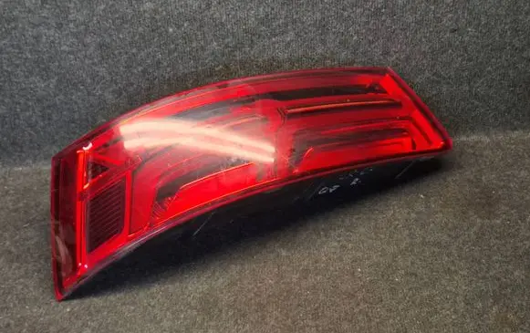 Audi Q7 4M Rear/tail lights 4M0945094E