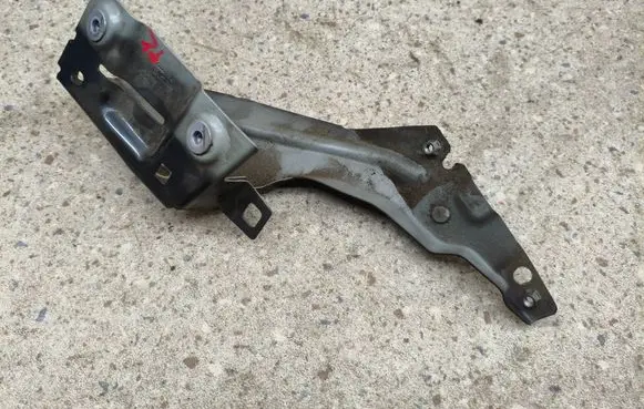 Audi Q5 SQ5 FY Fender mounting bracket 80A821135A 8U0821135A 02173