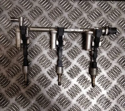 Jaguar F-Type Fuel injectors set 0261555120
