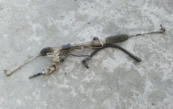 Nissan Almera Tino Steering rack
