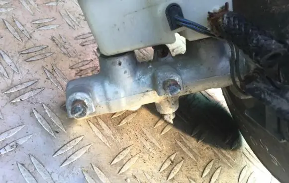 Mazda 626 Master brake cylinder