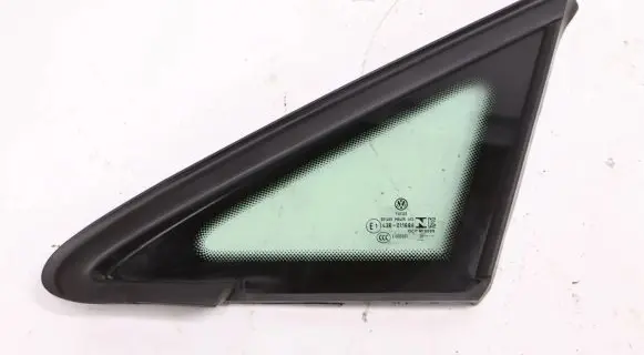 Volkswagen Golf VIII Rear side window