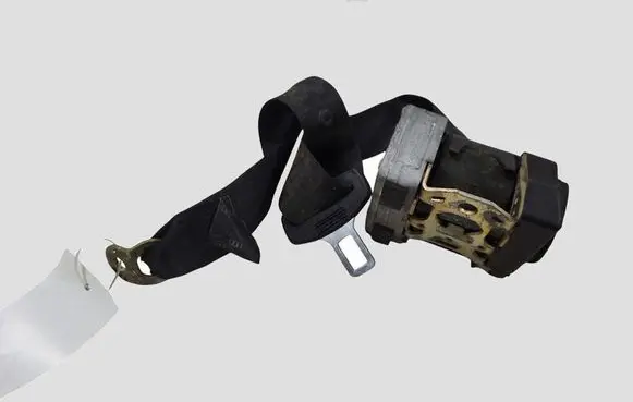 Audi A6 S6 C5 4B Rear seatbelt 040135