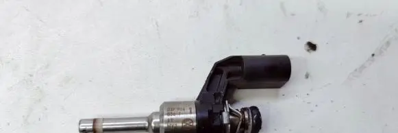 Audi A3 S3 8P Fuel injector 03F906036F