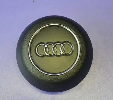 Steering wheel airbag