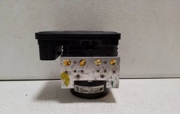 Nissan Navara D23 ABS Pump 476604JK1B