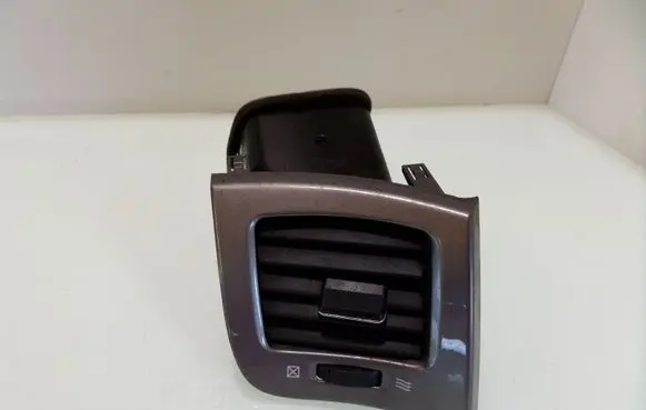 Toyota Avensis Verso Dashboard side air vent grill/cover trim 5566044080
