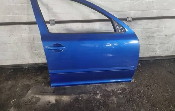 Skoda Octavia Mk2 (1Z) Front door 