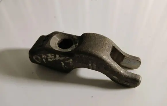 Opel Astra J Fuel Injector clamp holder