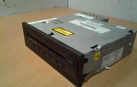 CD/DVD changer