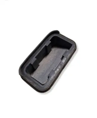 Ford Mustang V Quarter panel pressure vent 4R3363278C26BA