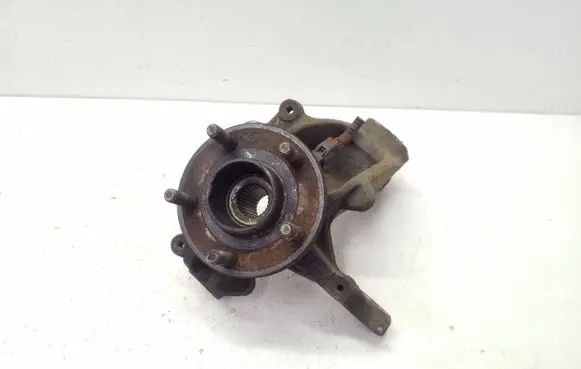 Ford Focus Front wheel hub AV613K171