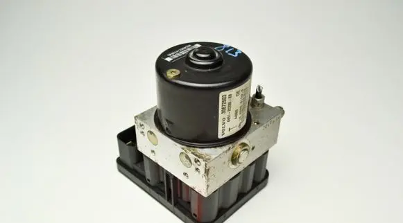 Volvo V50 ABS Pump 30672503 30672504A