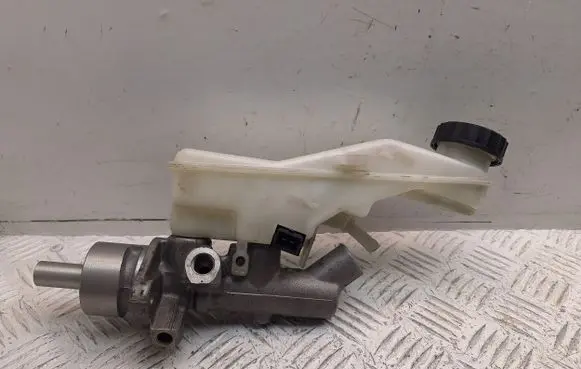 Toyota Corolla Verso AR10 Master brake cylinder 472010F032 472010F031 16761