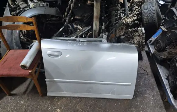 Audi A4 S4 B7 8E 8H Front door
