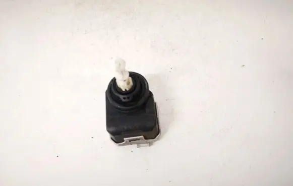 Headlight level adjustment motor
