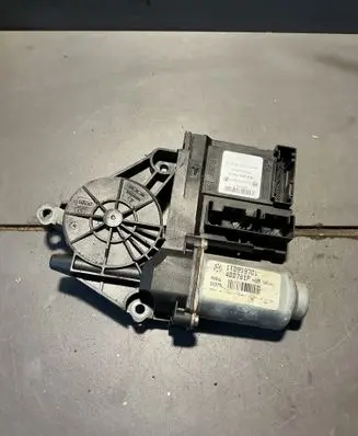 Volkswagen Golf V Front door window regulator motor 1T0959701