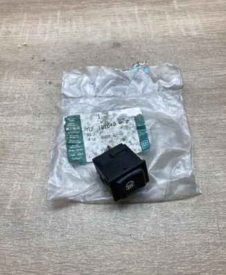 Land Rover Defender Fog light switch YUF101640 A0402808